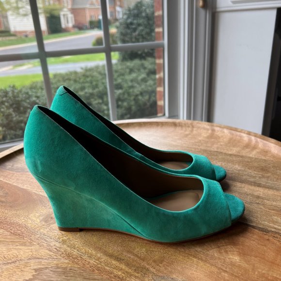 NWOT Ann Taylor Teal Suede Open Toed Wedges - Picture 2 of 4